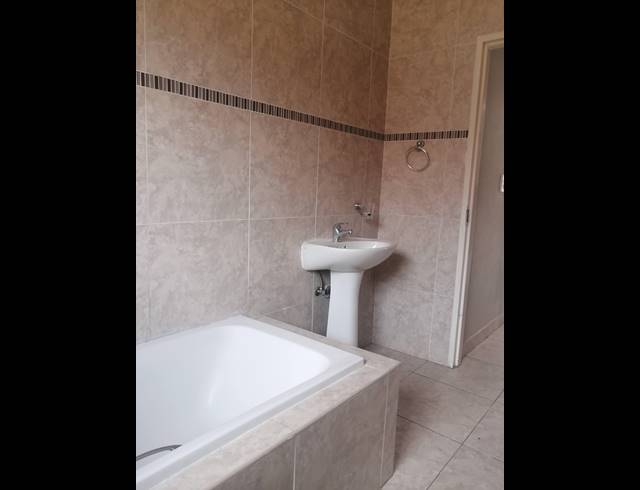 3 BEDROOM CLUSTER RENTED IN NEW REDRUTH